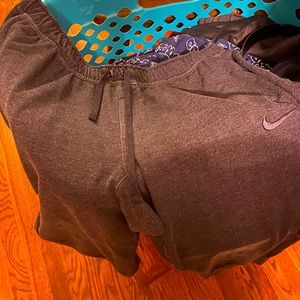 Like new XL Nike Dri-fit capris
